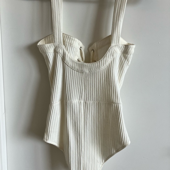 NWT off white bodysuit with ties - Picture 6 of 6